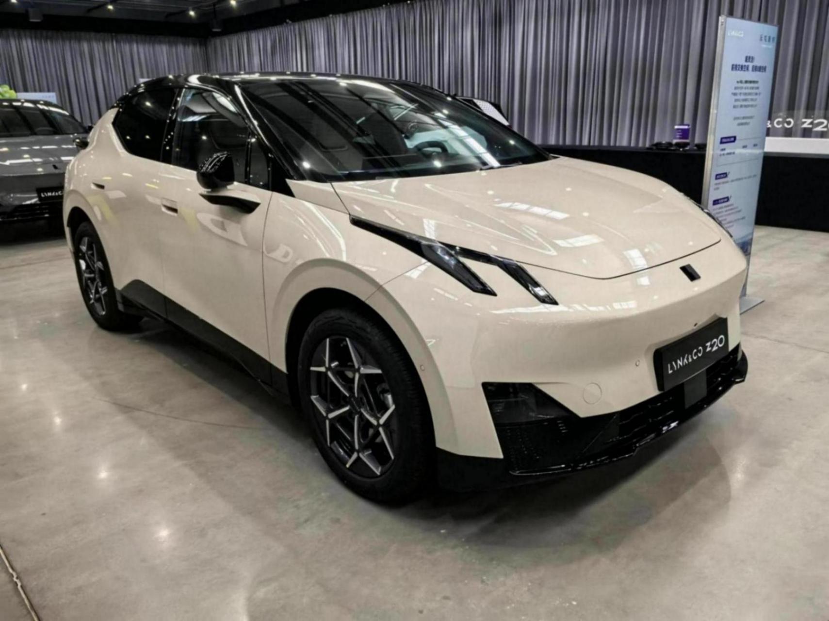 領(lǐng)克Z20實車現(xiàn)身,比元PLUS更大+無框車門,配340馬力+4.5C快充