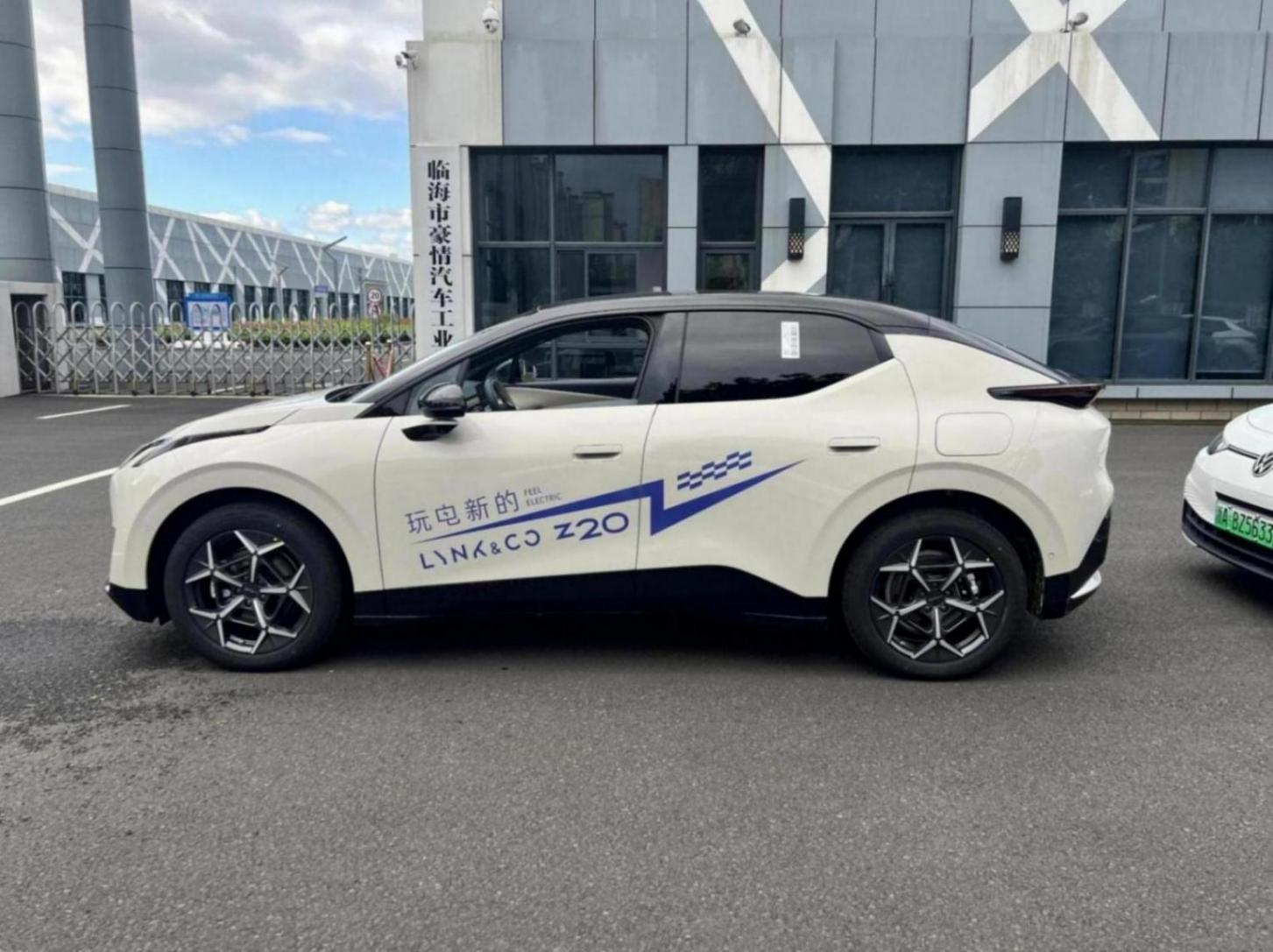領(lǐng)克Z20實車現(xiàn)身,比元PLUS更大+無框車門,配340馬力+4.5C快充