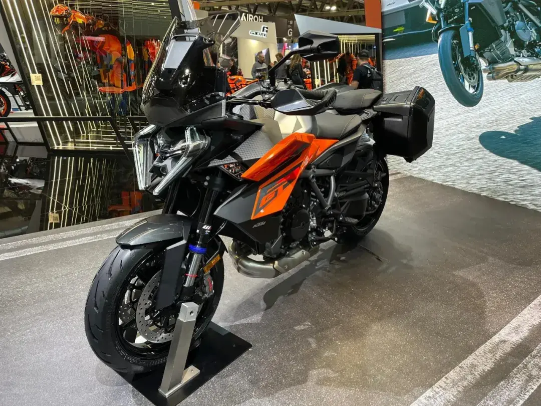 舒適版超級公爵,KTM 1390 SUPER DUKE GT