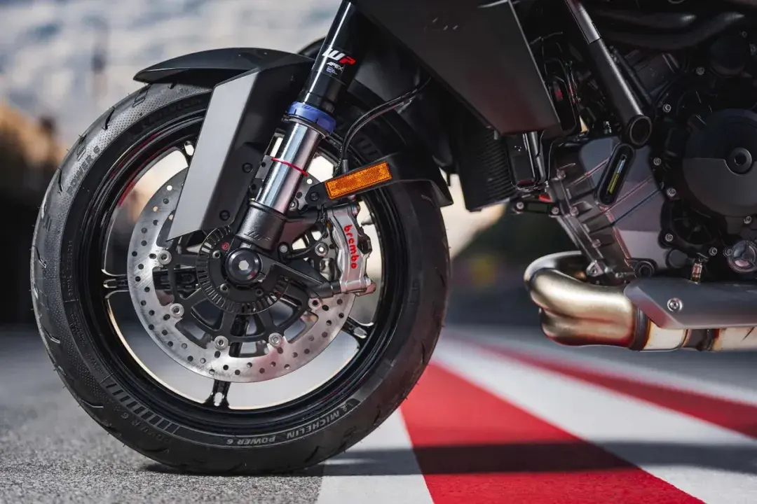 舒適版超級公爵,KTM 1390 SUPER DUKE GT