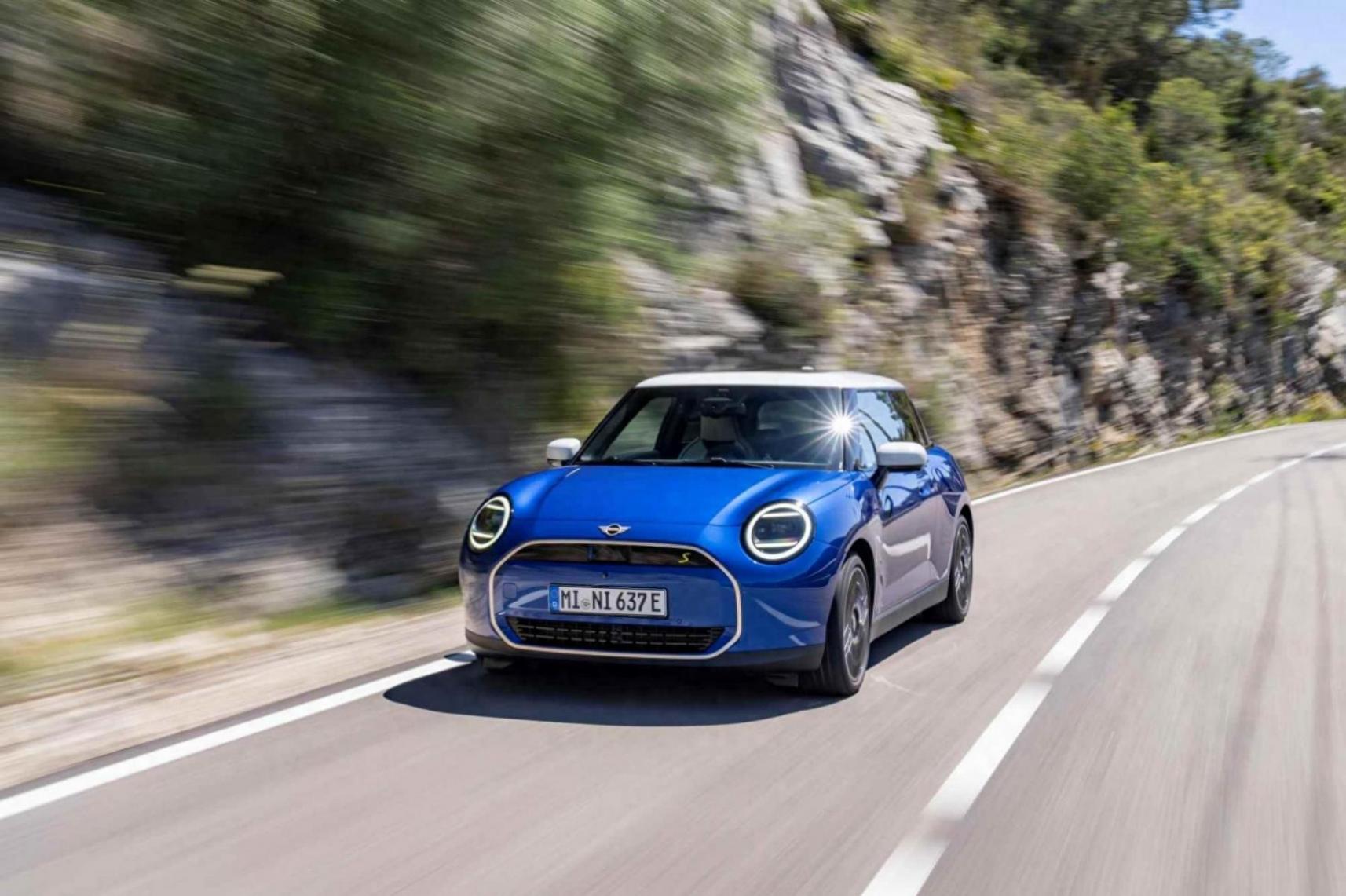 全新電動MINI COOPER榮獲2024年度“金方向盤”獎