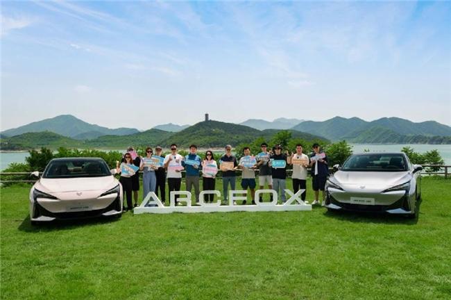 安全保障,極狐阿爾法S5,年輕人第一輛純電轎跑