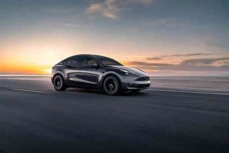 特斯拉 2025 款 Model Y 風暴來襲!能敵得過國產新勢力的圍剿嗎?