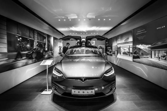 特斯拉 2025 款 Model Y 風暴來襲!能敵得過國產新勢力的圍剿嗎?