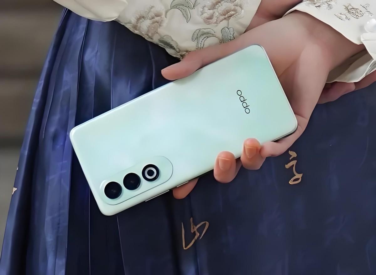 OPPO不講武德,驍龍7Gen3+5500mAh+100W,賣到了1349元