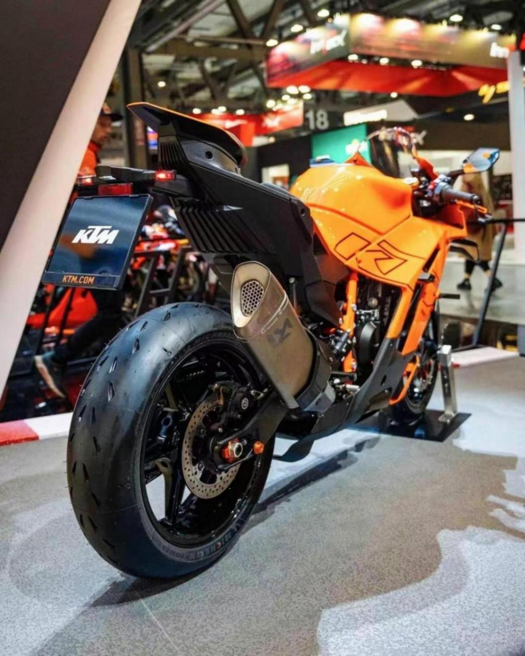 KTM 超跑 RC990r,我被這個鏟車頭給迷住了