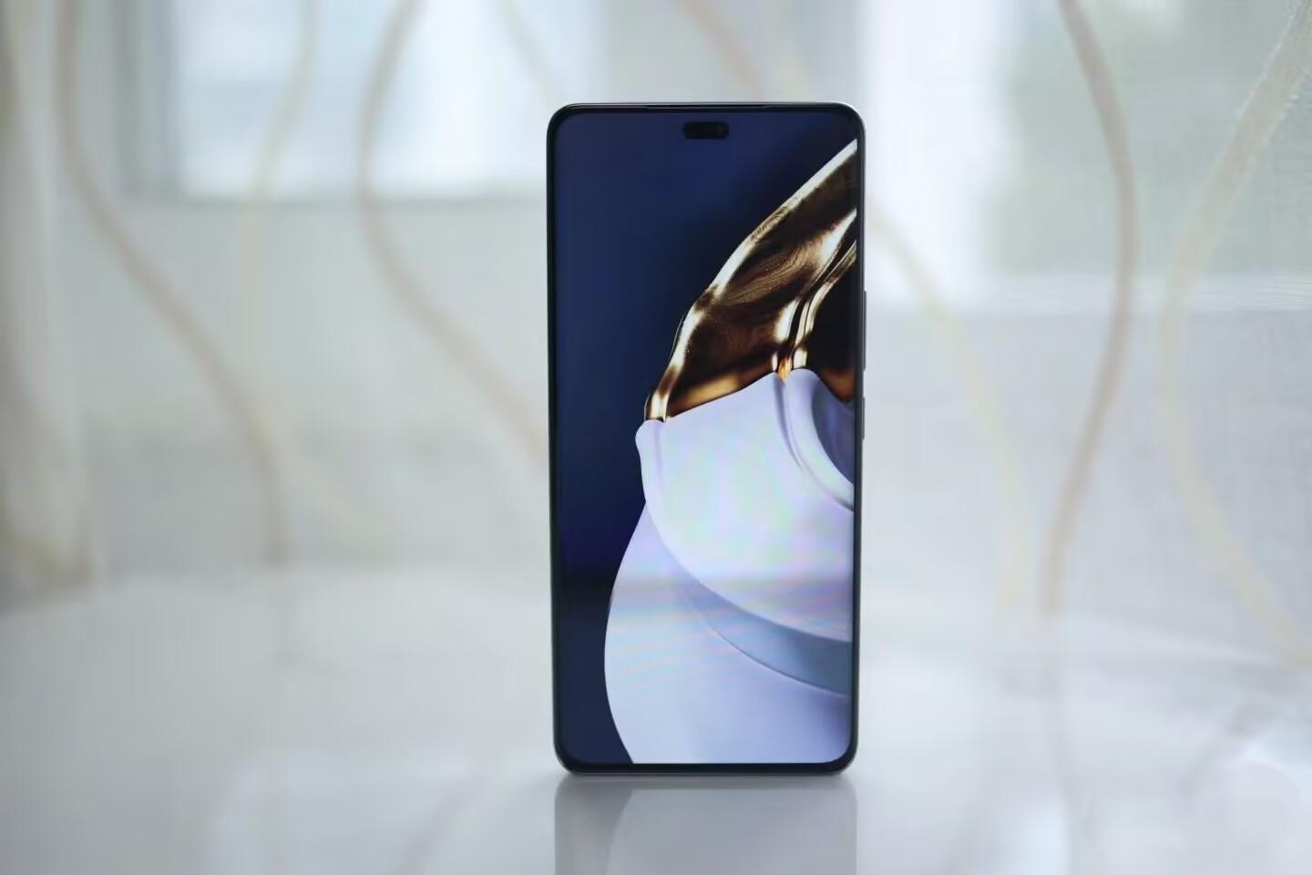 榮耀太猛了!耐摔曲屏+3840HZ+6600mAh+衛(wèi)星通信,僅售1499元