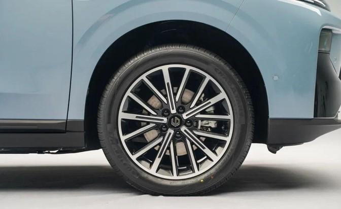 帶激光雷達的緊湊級SUV,或售10萬出頭,實拍零跑B10
