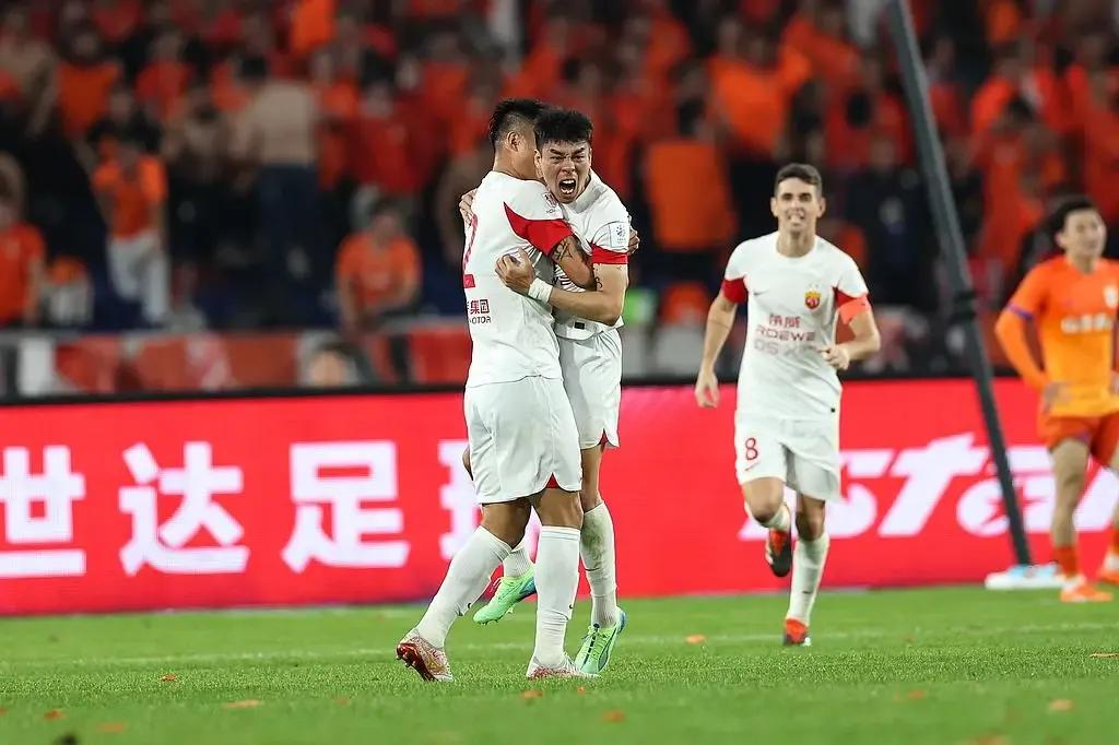 一場3-1,讓四隊獲利,上海海港首奪足協杯+雙冠王,國安進亞冠!