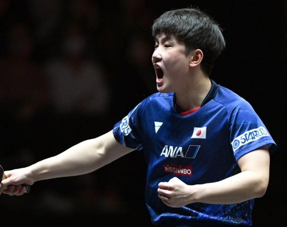 福岡總決賽:王楚欽創歷史!4-0摧毀張本智和,三連冠+29萬獎金!