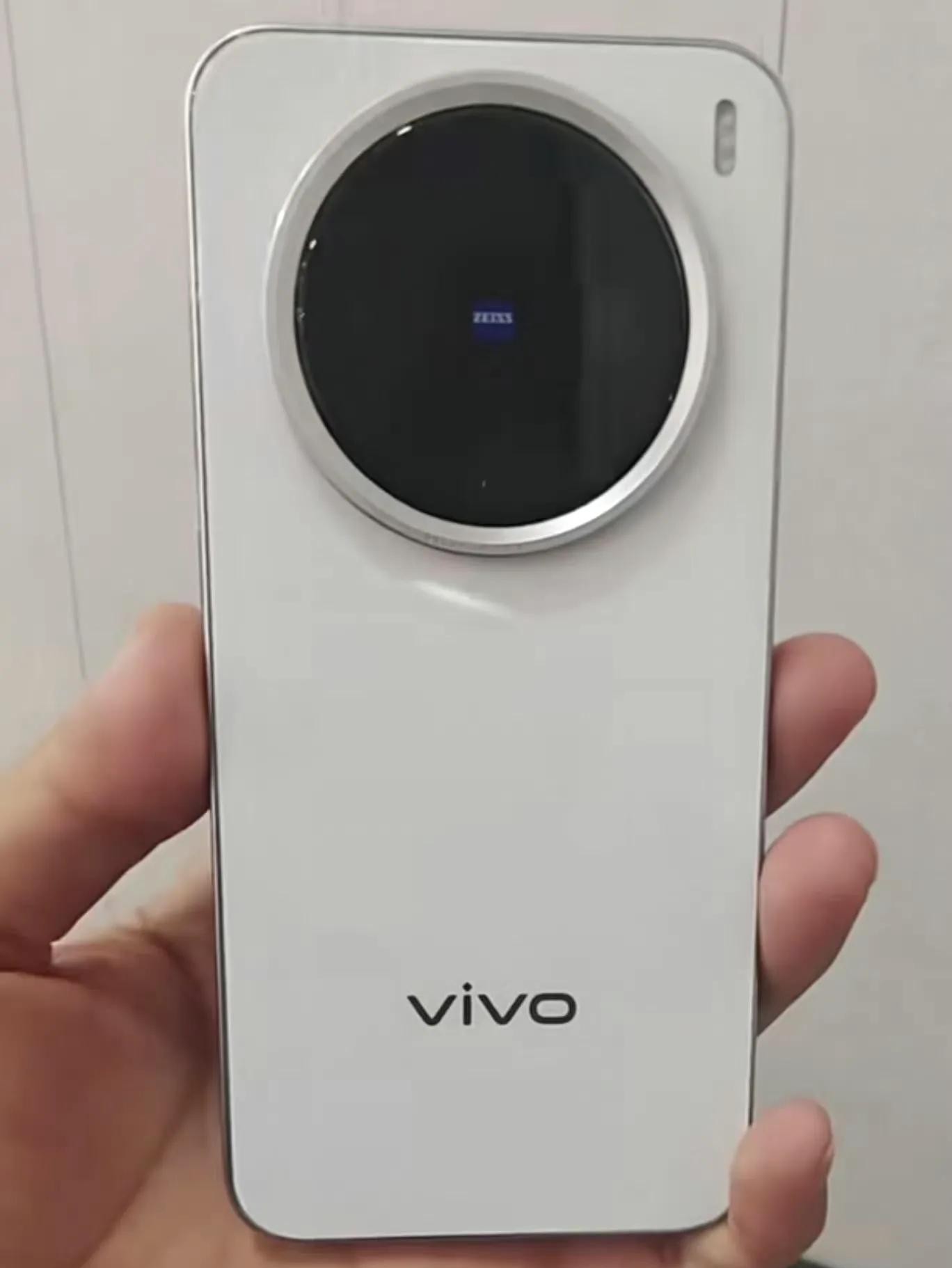 全網首發! vivo X200 Pro mini 真機搶先上手體驗, 大圓相機模組真硌手