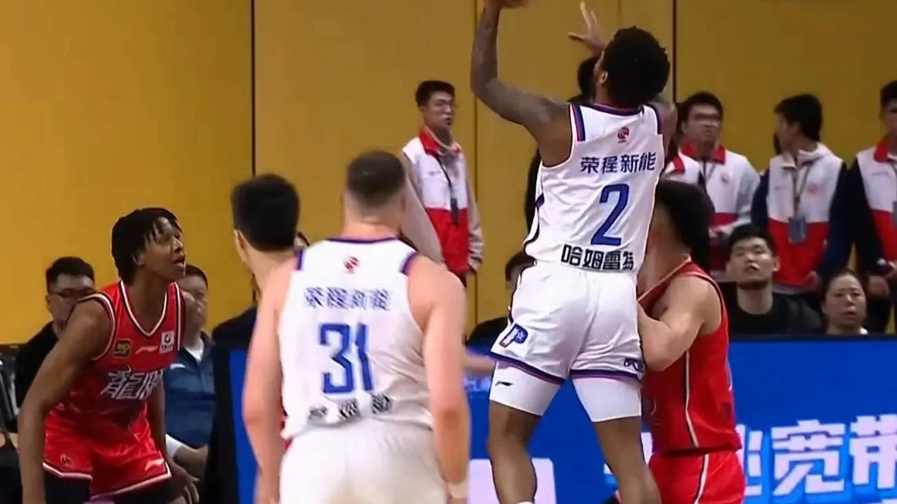 隨著新疆6連勝登頂,深圳6連敗,CBA最新積分榜出爐:榜首易主!
