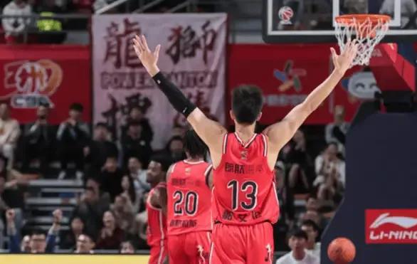 隨著新疆6連勝登頂,深圳6連敗,CBA最新積分榜出爐:榜首易主!