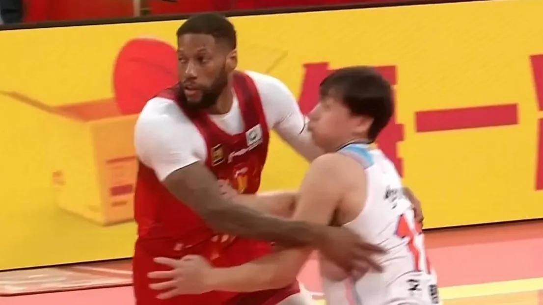 隨著新疆6連勝登頂,深圳6連敗,CBA最新積分榜出爐:榜首易主!