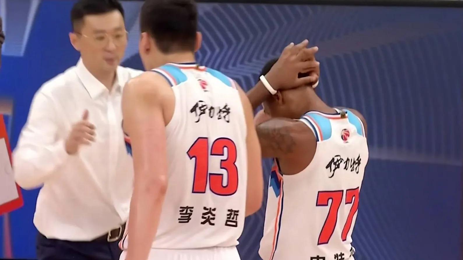 隨著新疆6連勝登頂,深圳6連敗,CBA最新積分榜出爐:榜首易主!