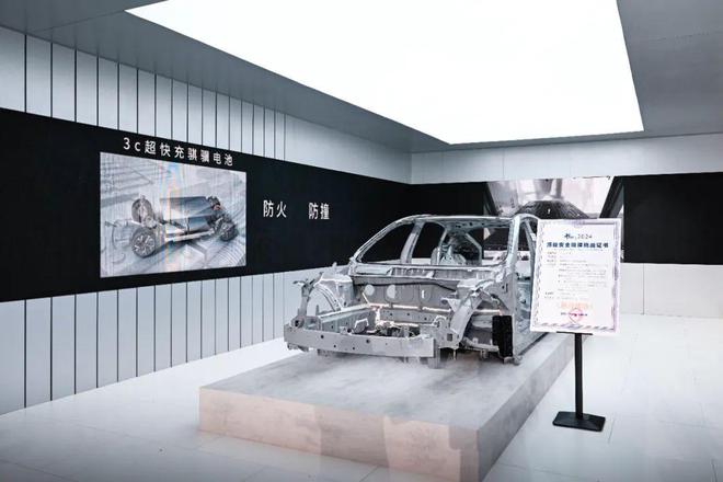 MAZDA EZ-6,長安馬自達新能源轉型的“先鋒”