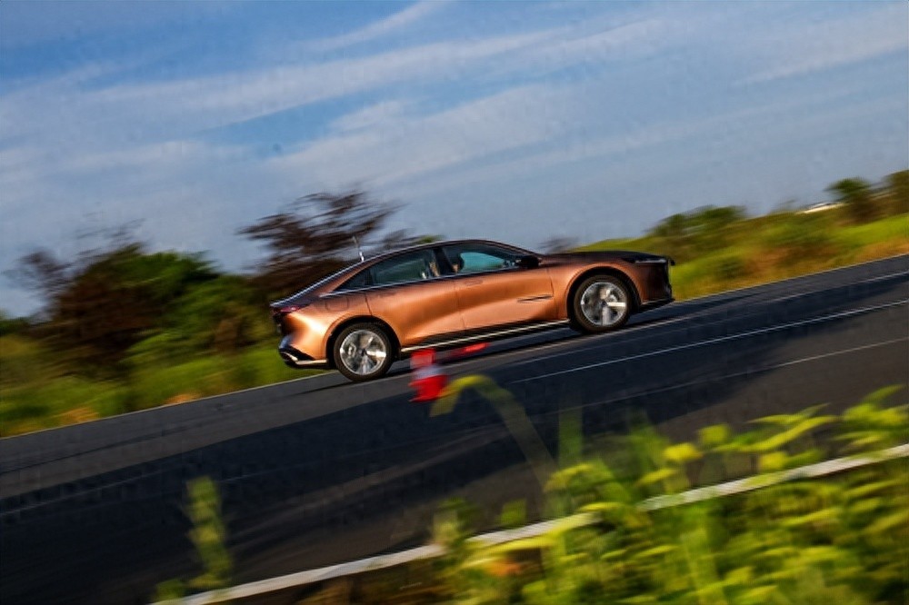 長安馬自達MAZDA EZ-6試駕體驗:駕控升級 樹立合資新能源新標桿