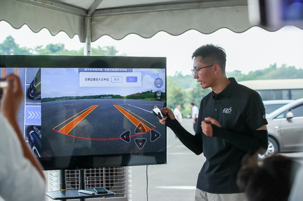 長安馬自達MAZDA EZ-6試駕體驗:駕控升級 樹立合資新能源新標桿