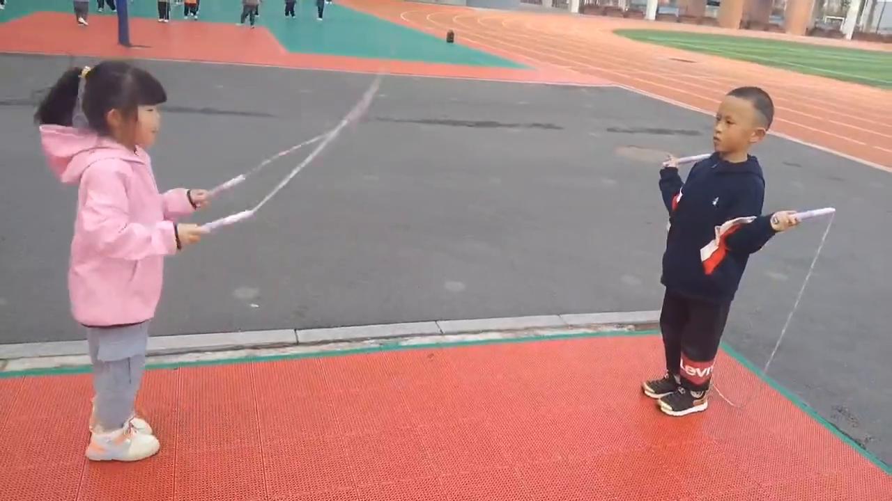 長春市綠園區(qū)第一實驗幼兒園——大一班可愛的小師徒