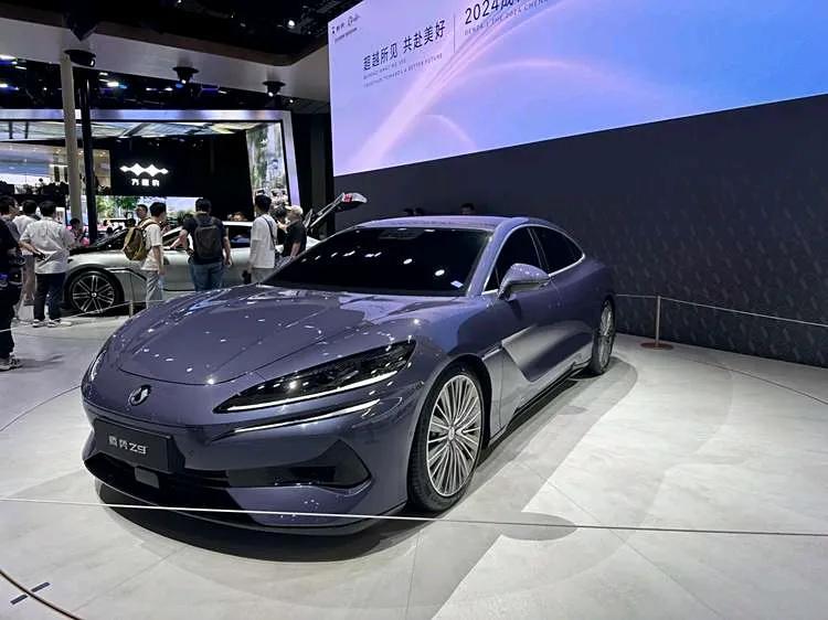 騰勢 Z 9:豪華科技旗艦轎車,能否沖擊 BBA?