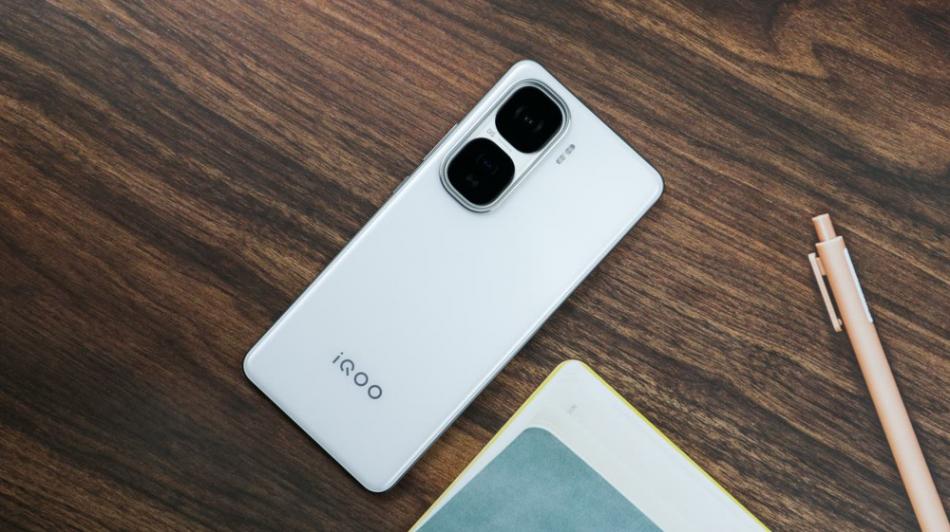 最強(qiáng)雙芯旗艦體驗(yàn):iQOO Neo10 Pro評(píng)測(cè)