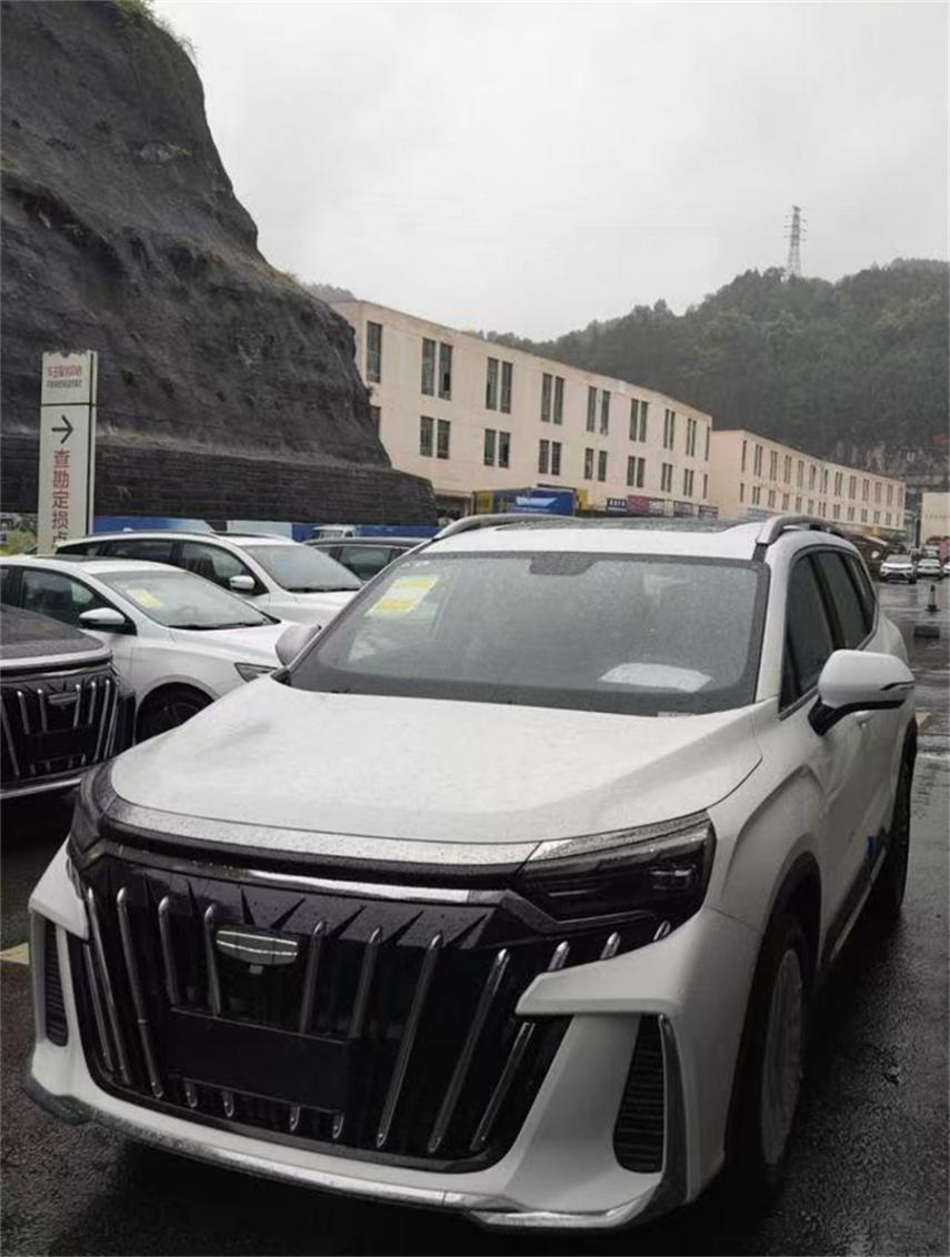 換裝新風格前臉,2025款吉利豪越L到店,售價15.39萬元
