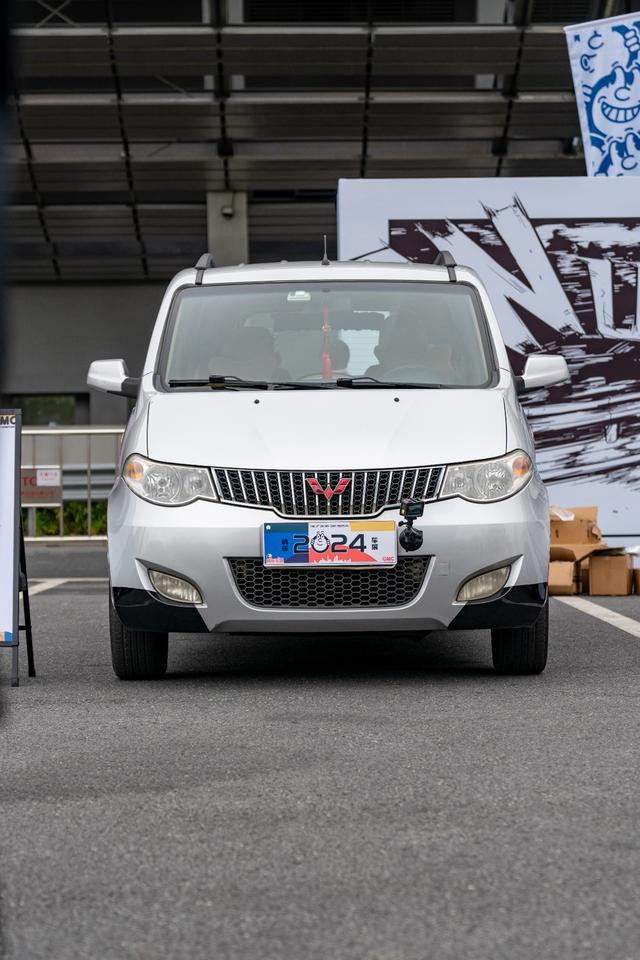 五菱宏光純電版和燃油版同臺,神車傳遞,新一代的創富新神器?-有駕 五菱宏光純電版和燃油版同臺,神車傳遞,新一代的創富新神器?-有駕