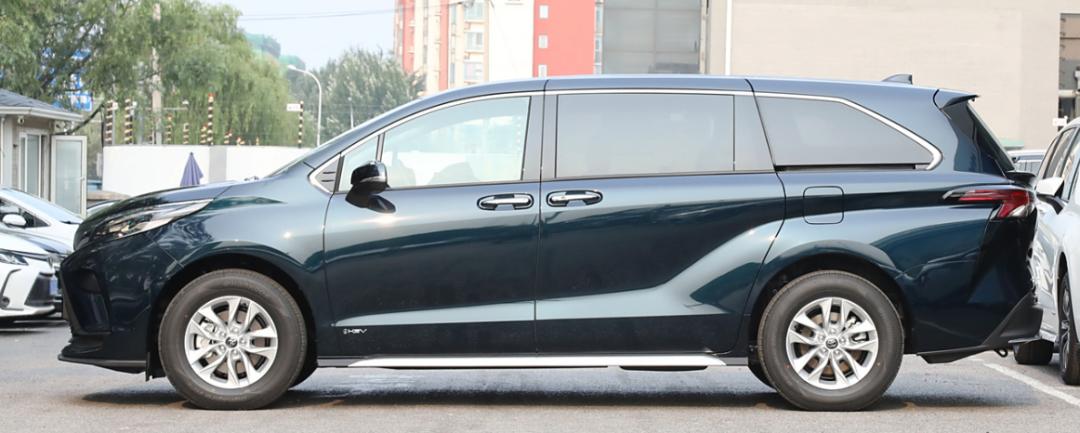 30萬,這才是真正的家用大7座MPV,油電雙擎喝92粗糧一公里4毛