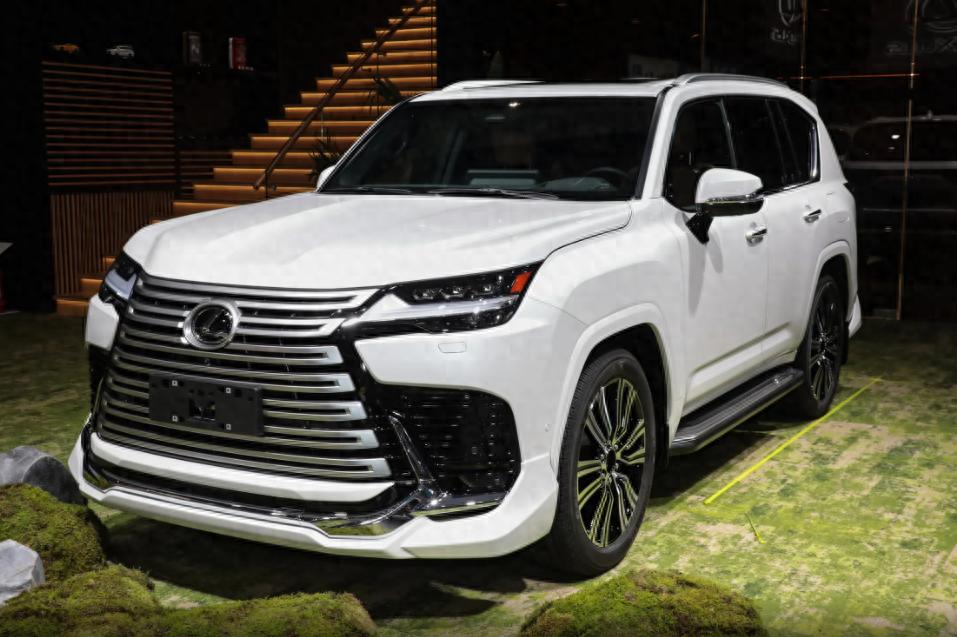 售價高達百萬,車長5115米,雷克薩斯LX700h表現(xiàn)如何?