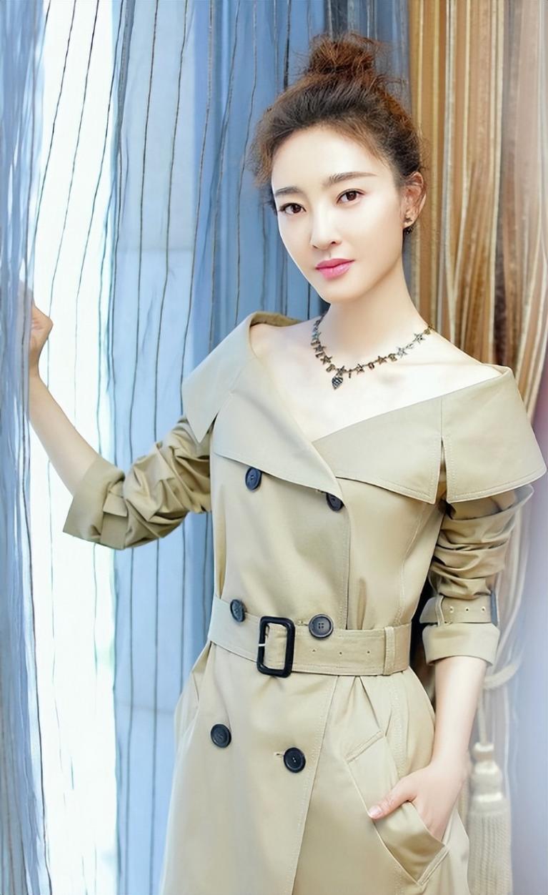 王麗坤離婚風(fēng)波后首現(xiàn)身