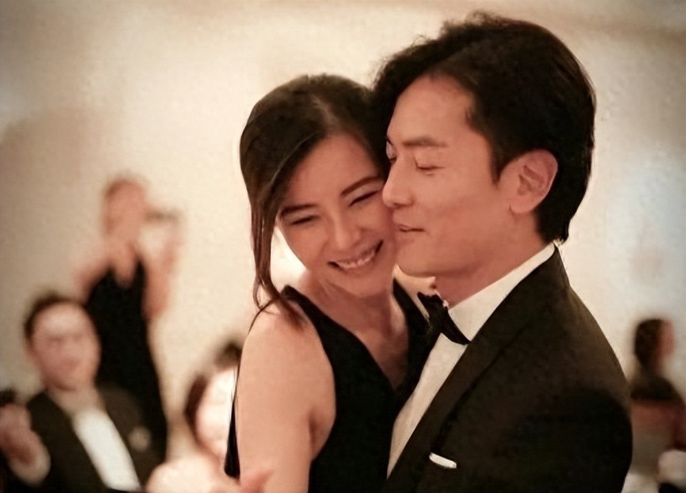 鄭伊健吐槽老婆沉迷游戲