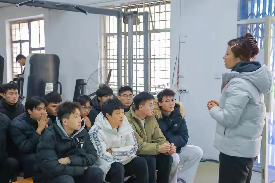 高校女老師拿下健身模特世界冠軍