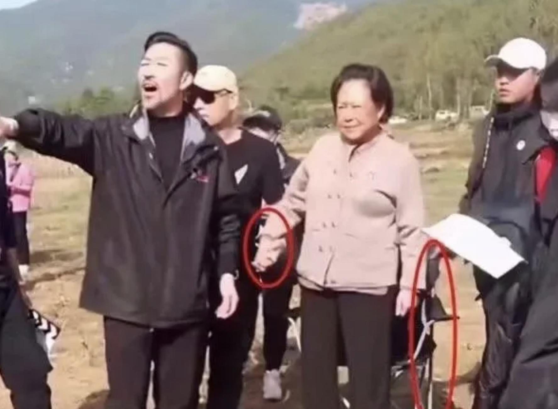 74歲劉曉慶稱要每天堅持晨跑