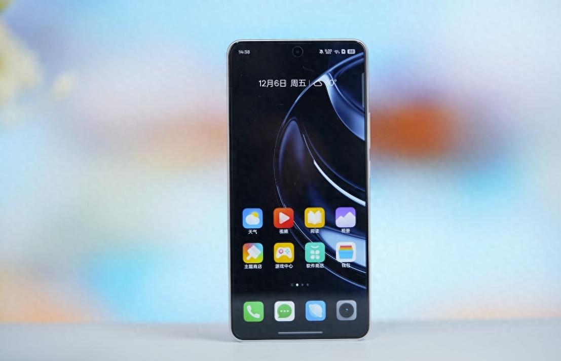 對標紅米Turbo 4?真我新機下月發布,7000mAh+天璣8400