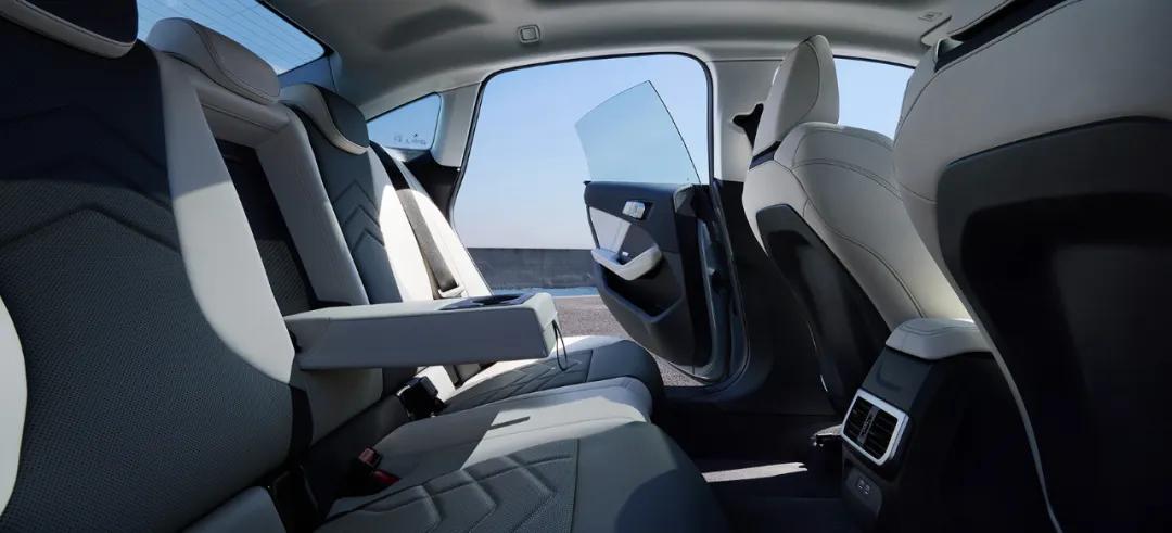 全新BMW 2系四門轎跑車 | 心性張揚,颯不可擋