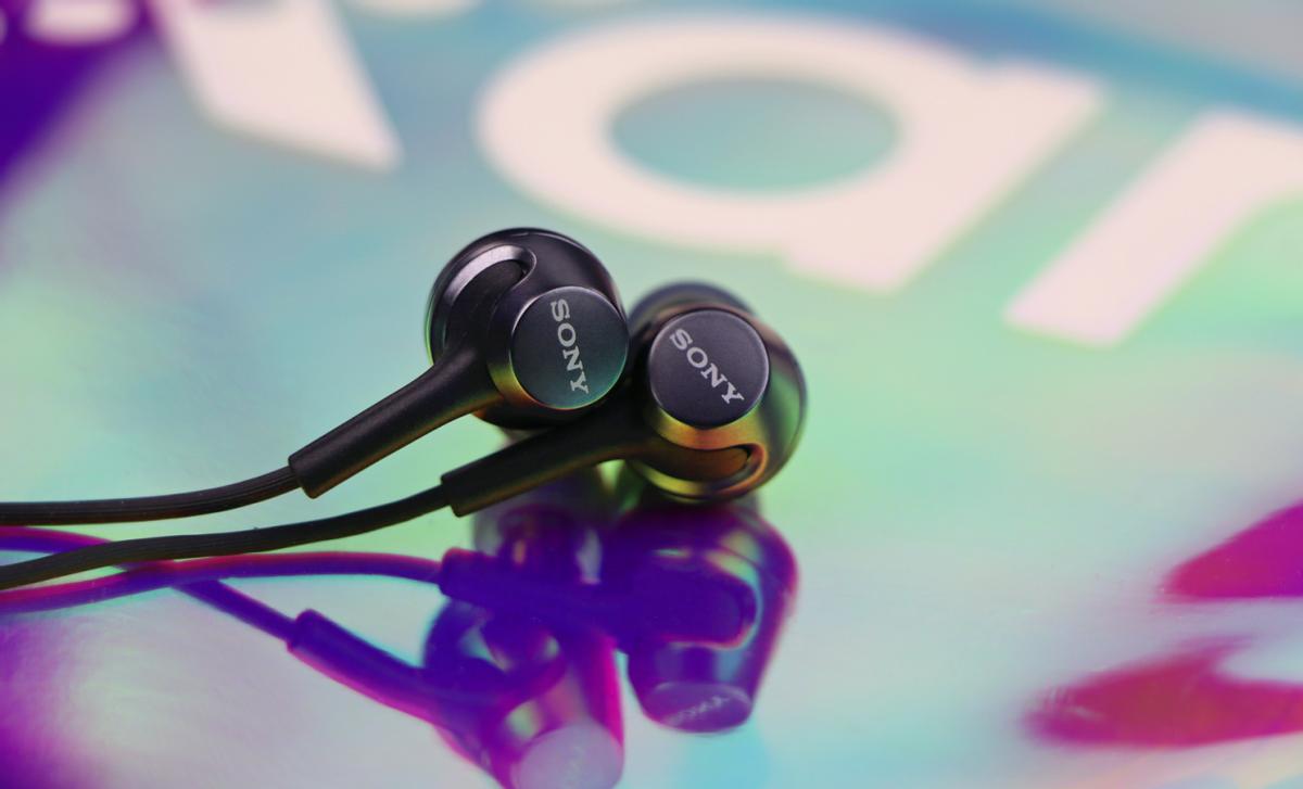 百元左右的入耳式立體聲通話有線耳機,SONY MDR-EX255AP評測。