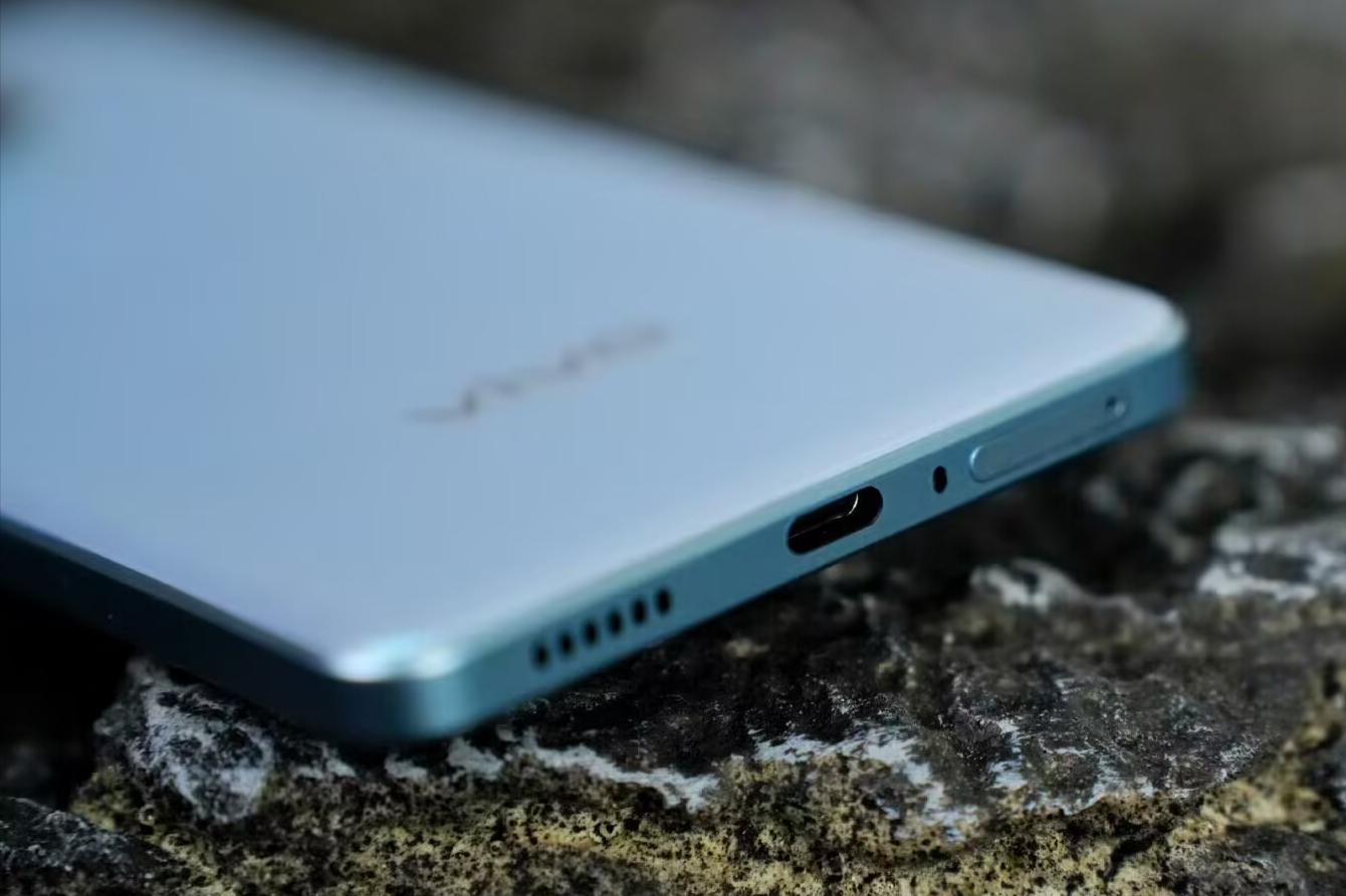vivo開始“反擊”了!耐摔直屏+3840HZ+6000mAh,現已跌至1280元