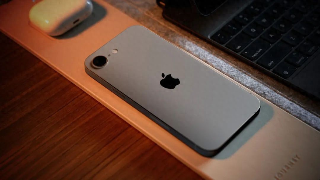 性價(jià)比之選?iPhone SE4或成蘋(píng)果2025年首款爆款產(chǎn)品