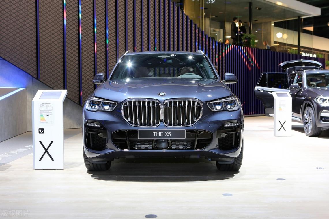 看看內行怎么選:寶馬 X5、奔馳 GLE、路虎衛士誰能拔得頭籌?