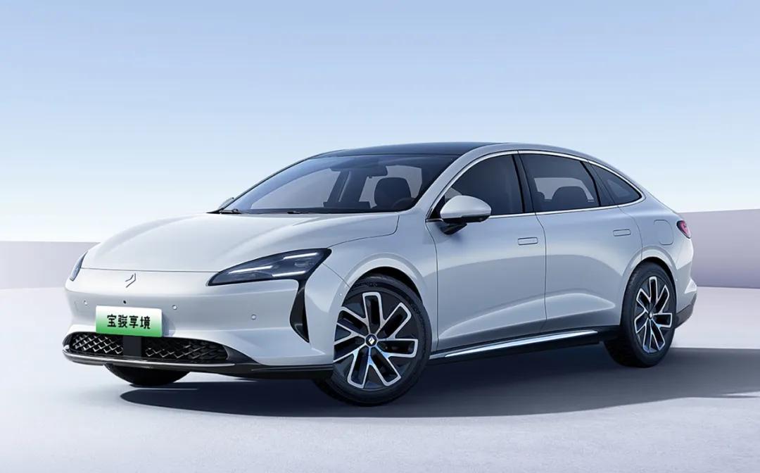 寶駿重出江湖,首款產品定位5米級綠牌轎車,9.98萬能交朋友?