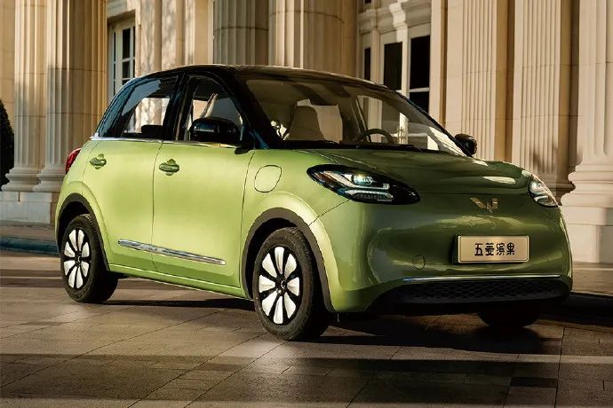 12月轎車銷量:朗逸軒逸下滑,小米SU7首次進(jìn)入前十(含全年銷量)
