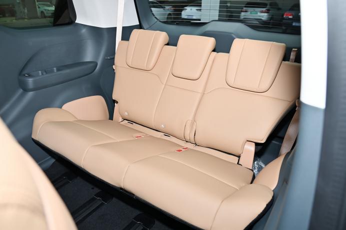家用MPV市場新車扎堆,風行星海V9和傳祺E8 PHEV誰更值得選?