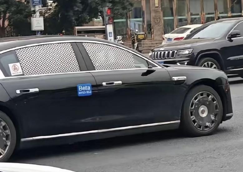 “華為系”定位最高的旗艦轎車!尊界S800實車出街,預售百萬級