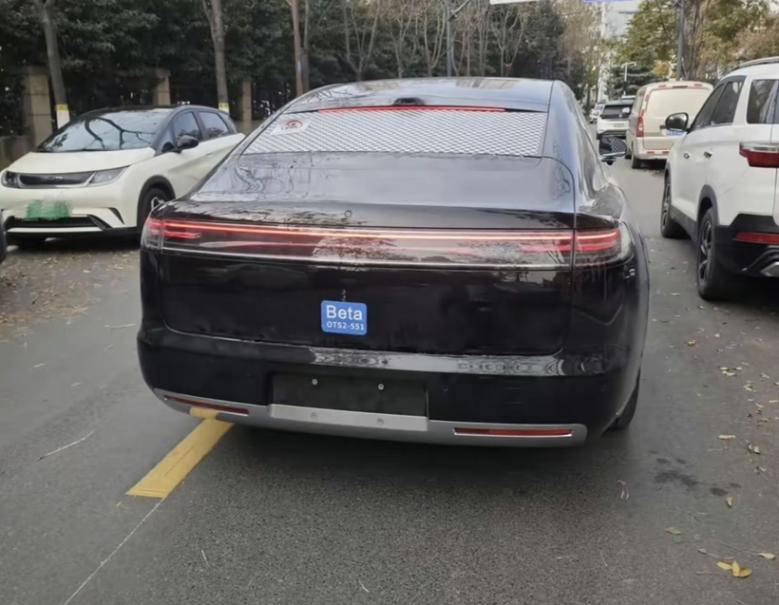 “華為系”定位最高的旗艦轎車!尊界S800實車出街,預售百萬級