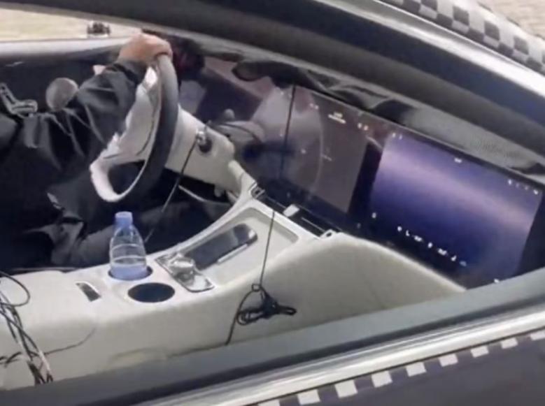 “華為系”定位最高的旗艦轎車!尊界S800實車出街,預售百萬級