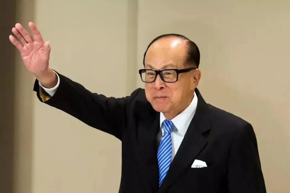 李嘉誠擬228億美元賣掉巴拿馬等港口