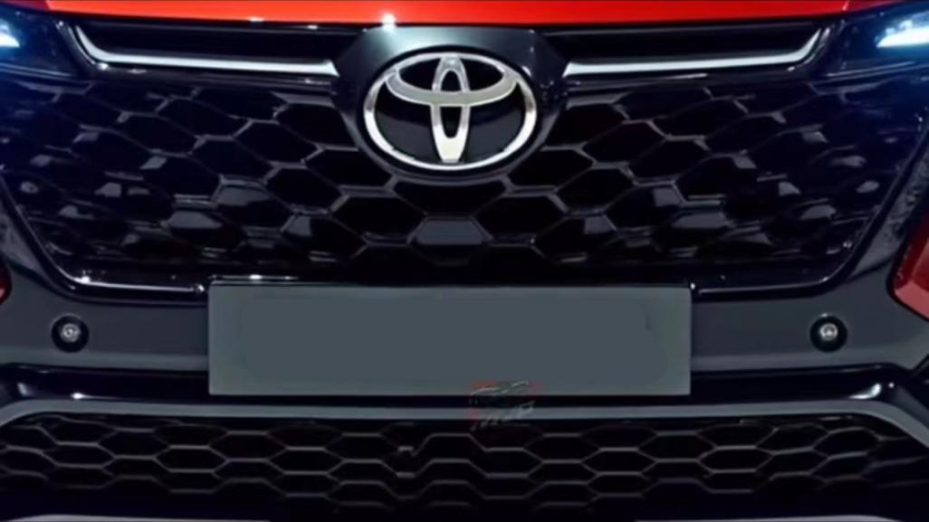 全新豐田轎跑SUV曝光 或為C-HR換代車型 搭載2.0L混動系統
