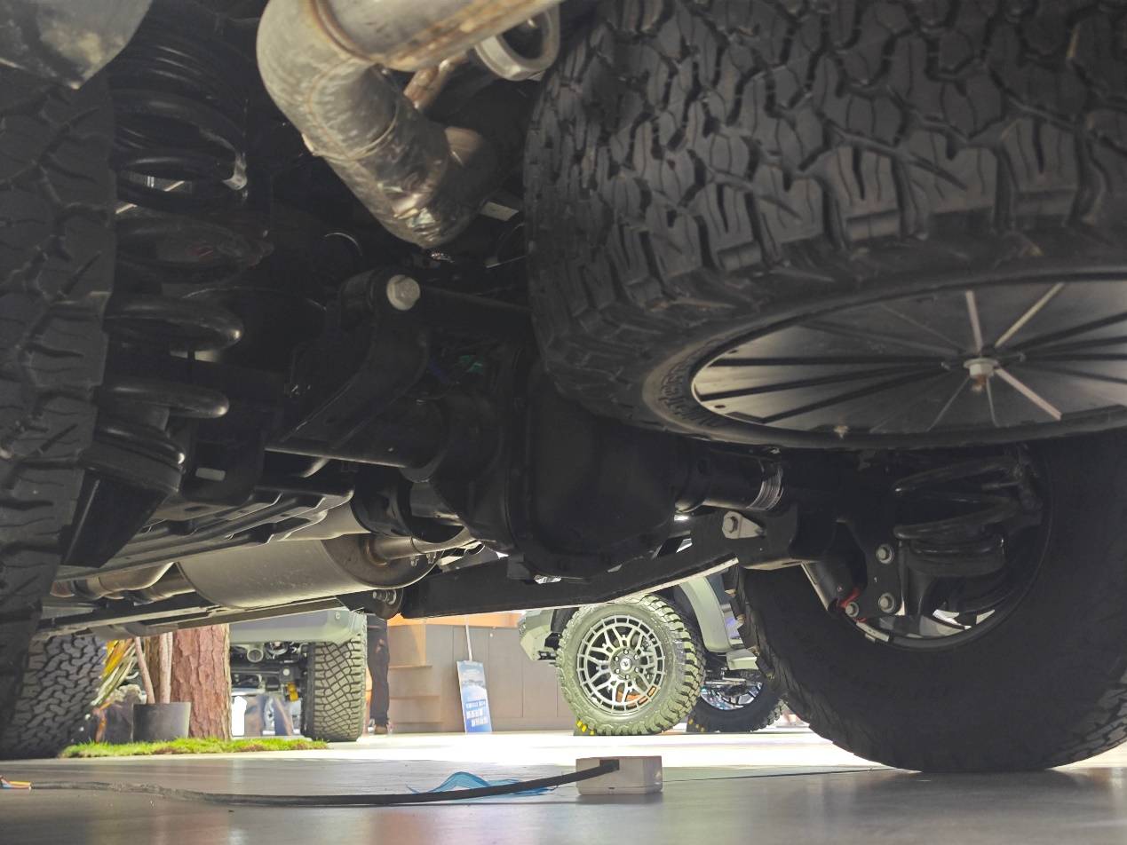 預計售價85萬左右 重慶車展實拍新福特F-150猛禽