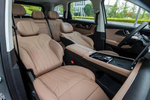 空間大配置全,瑞虎8L十萬出頭搞定夏日出行所有難題