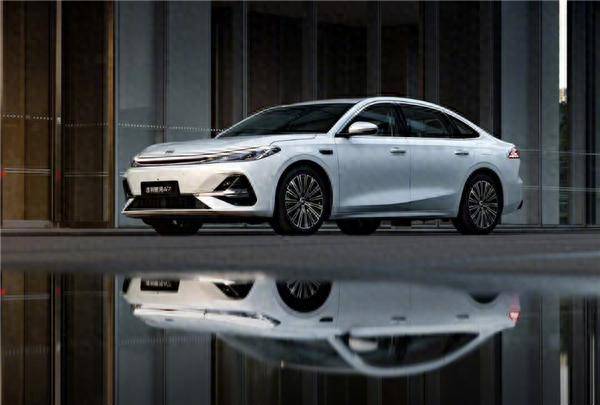 吉利獲取沃爾沃,雷諾發(fā)動(dòng)機(jī)技術(shù),開始追趕比亞迪!